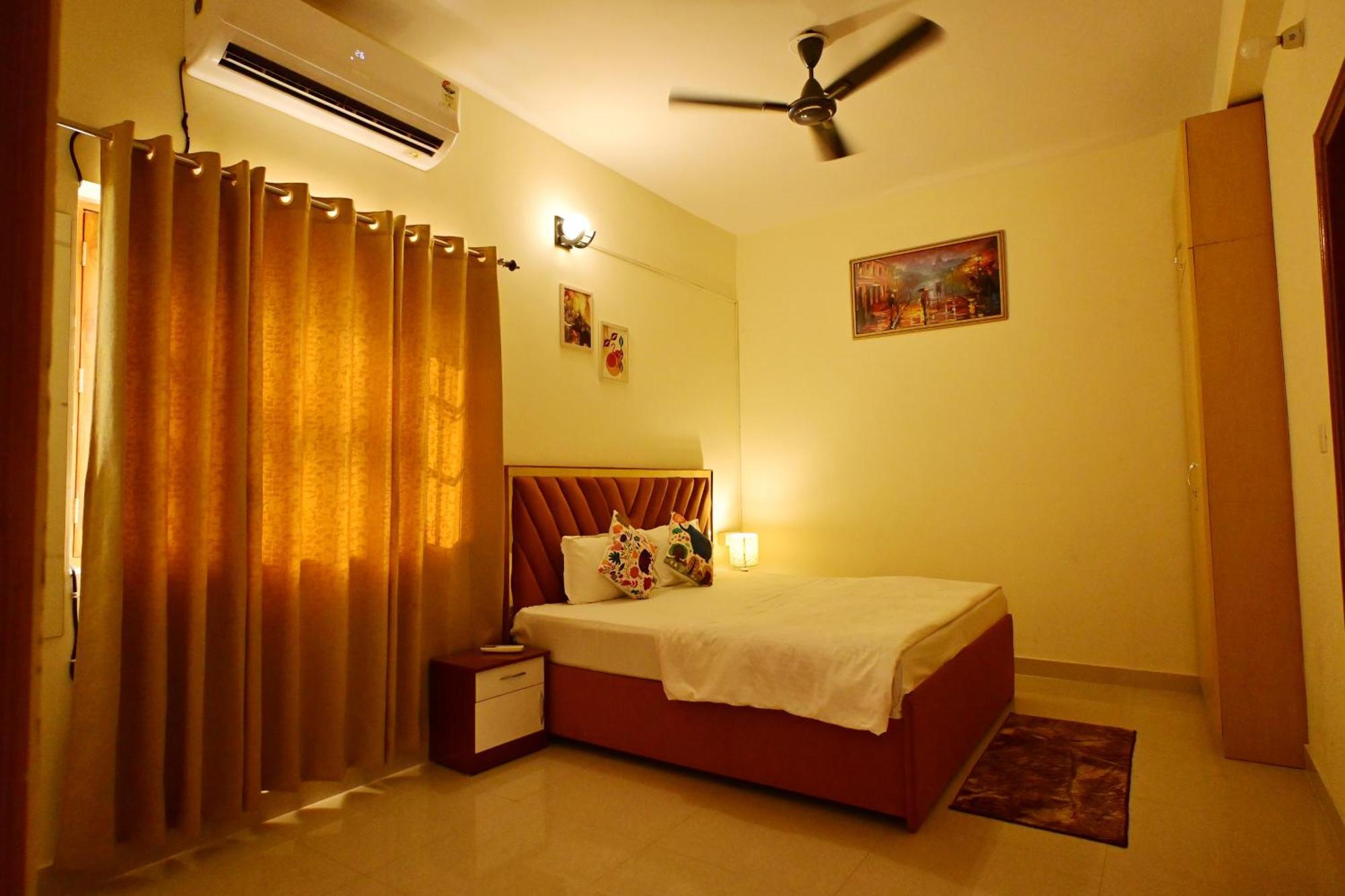 Zoomstay - 3Bhk Apartments พาราณสี ภายนอก รูปภาพ
