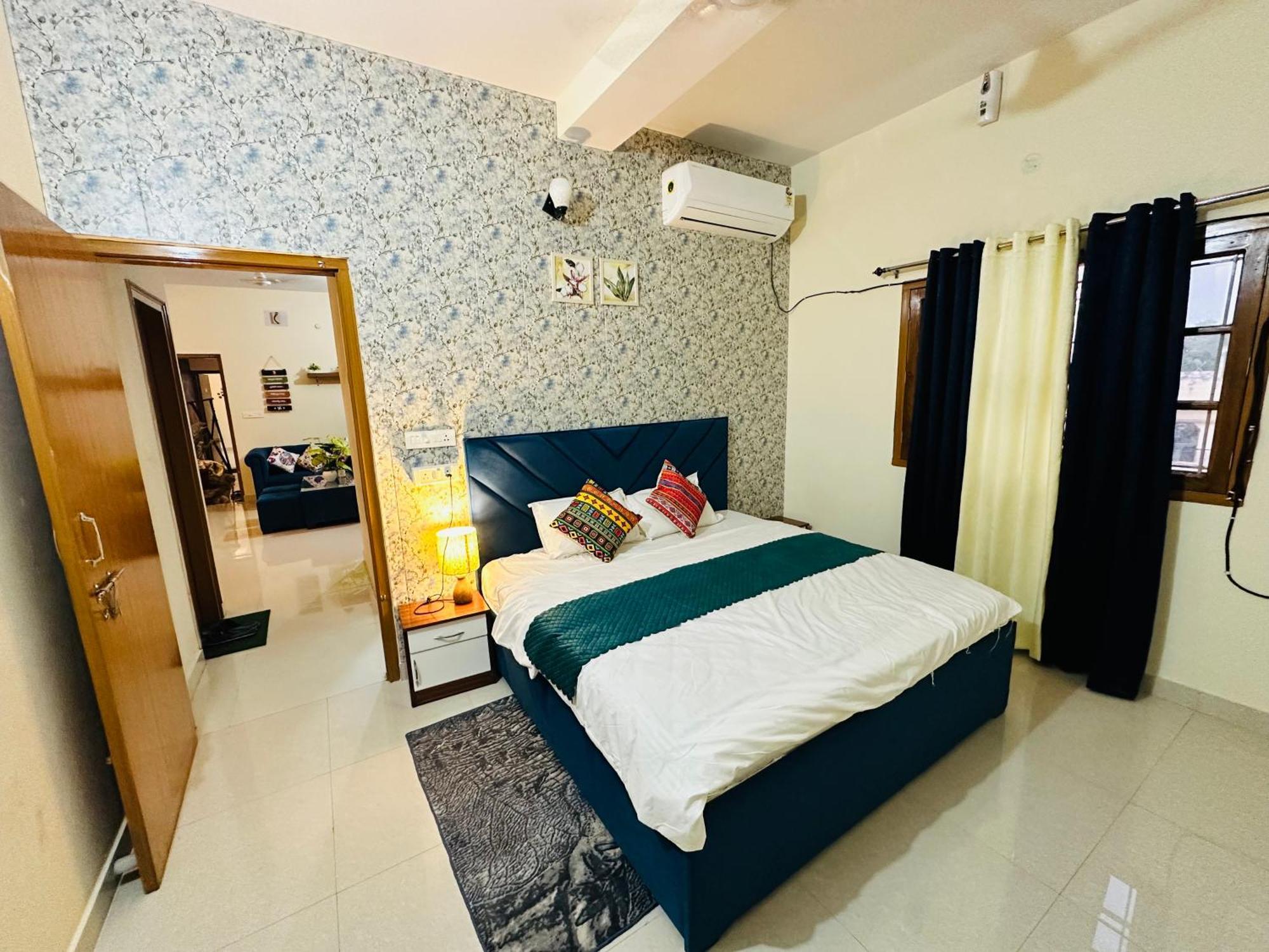 Zoomstay - 3Bhk Apartments พาราณสี ภายนอก รูปภาพ