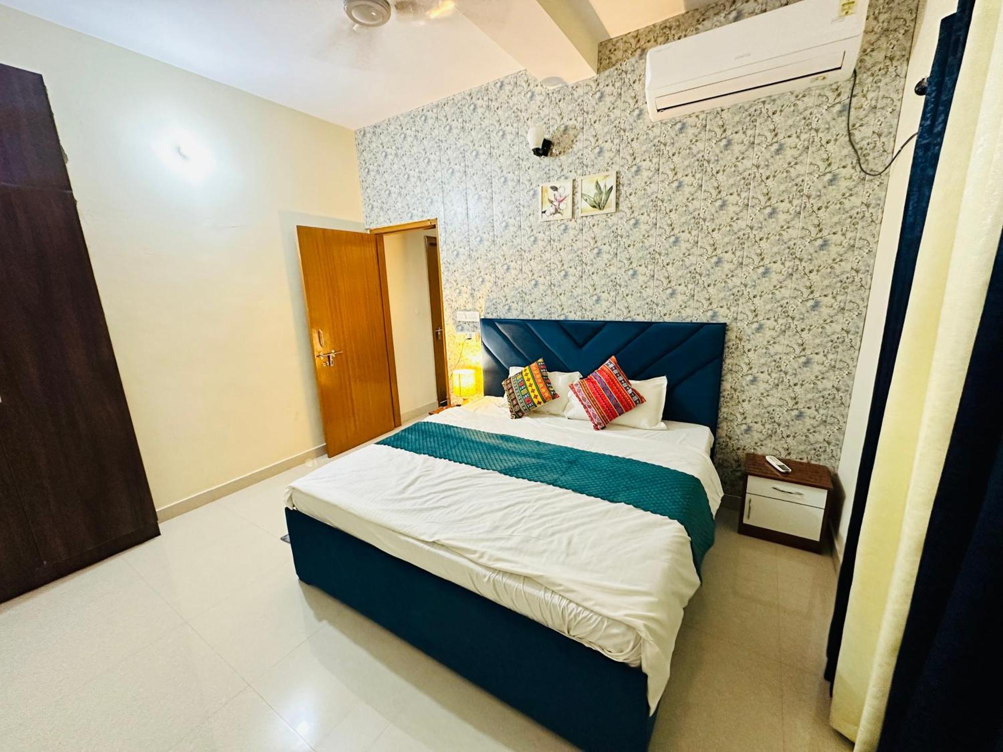 Zoomstay - 3Bhk Apartments พาราณสี ภายนอก รูปภาพ