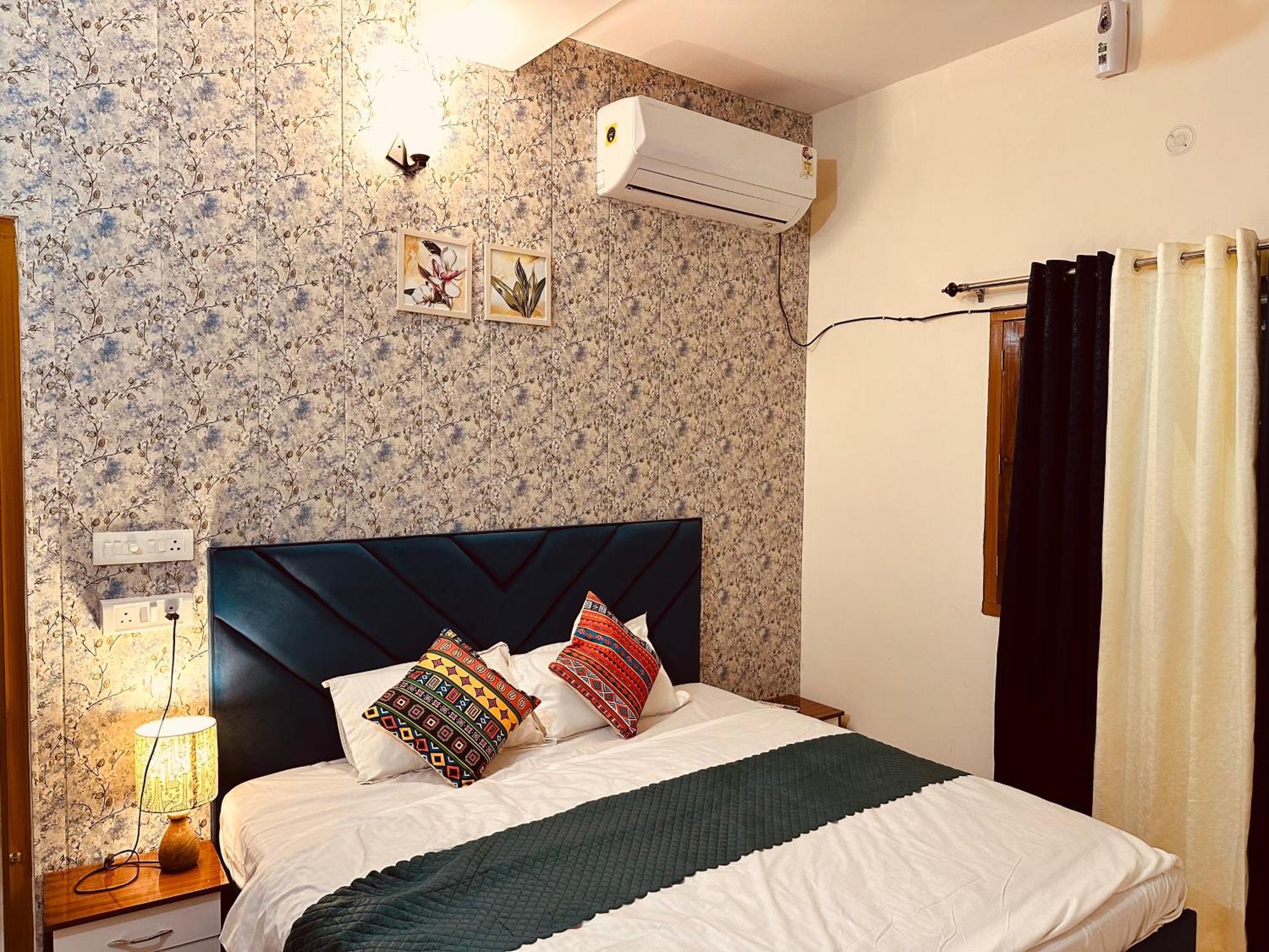 Zoomstay - 3Bhk Apartments พาราณสี ภายนอก รูปภาพ